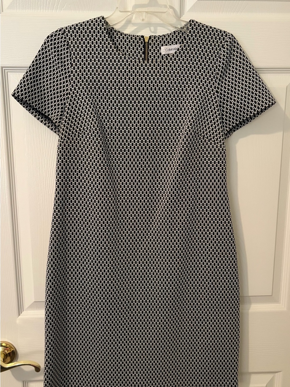 Calvin Klein Black and White Geo-Print Short Sleeve Sheath Dress